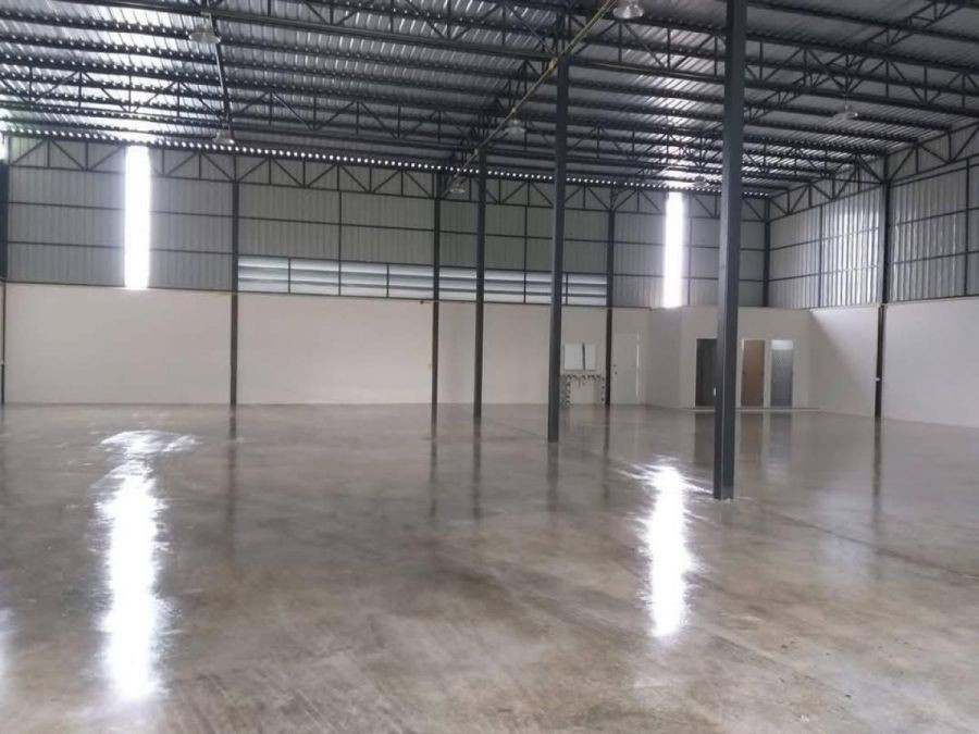 โกดังให้เช่า 70,000บาทโกดังสร้างใหม่ ถนนนิมิตรใหม่  เข้าซอยเพียง 50 เมตร พื้นที่ใช้สอย 550 ตร.มีเดินทางสะดวก ใกล้ถนนสุวินทวงศ์