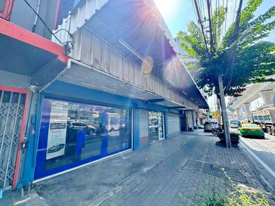 ตลาดพระประแดงอาเขต 200 ม.ไทวัสดุ  พระประแดง ขายอาคารพาณิชย์ใหญ่มาก 3 ชั้น บิ๊กซี สุขสวัสดิ์ 800 ม.เช่า  4 นอน 2 น้ำ ทำเลดี ติดถนนใหญ่