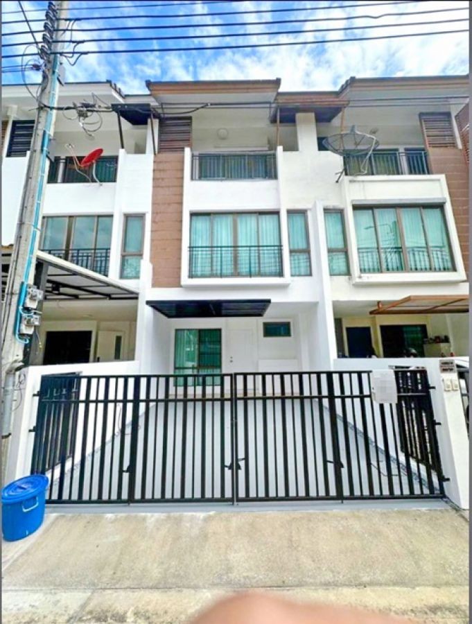 BTSบางจาก 730ม. ถ.สุขุมวิท 97 ปุณณวิถี23  ให้เช่า โฮมออฟฟิศ 3ชั้น 3 นอน 4 น้ำ 22 ตร.วา.270 ตร.ม.  งรร.นานาชาติเวลล์ส