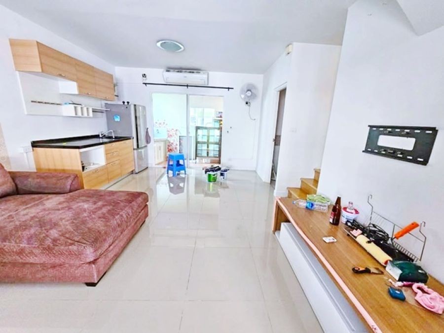 รร.เซนต์โยเซฟ บางนา 2.2 กม. แม็คโคร ศรีนครินทร์ 800 ม. เทพารักษ์ ทาวน์เฮาส์ 2 ชั้น หลังมุม เฟอร์ บิวท์อิน 3นอน 24ตร.วา. นานาชาติ สิงคโปร์