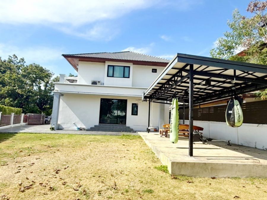 ต้อนรับต่างชาติ คฤหาสน์ โรงเรียนนานาชาติ RIS รามคำแหง164  ให้เช่า 5นอน เฟอร์ เครื่องใช้ไฟฟ้า 6น้ำ 150 ตรว เพอร์เฟค โลตัสสุขาภิบาล3 บิ๊กซี