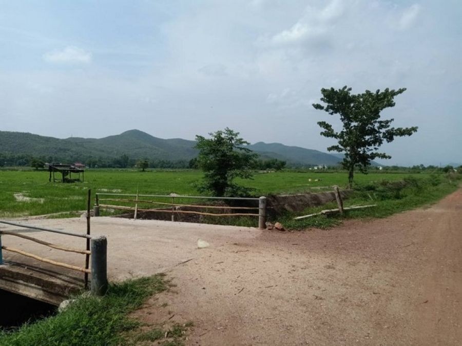 ขายที่ดินเปล่า10ไร่ 4ลบ. ฟรีโอน ติดเหมืองคลองน้ำทา วิวเขา วิวรถไฟผ่าน ใกล้วัดทาศาลา ต.ทาสบเส้า อ.แม่ทา ลำพูน