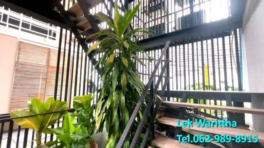 ขายด่วน โฮสเทล 5ชั้น สุขุมวิท 65 BTS เอกมัย เนื้อที่  18.7 ตรว.