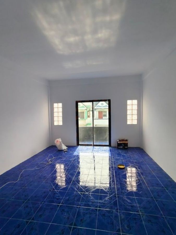 รร.นานาชาติเลิศหล้า 3.8 กม. กาญจนาภิเษก1-9 ให้เช่า อาคารพาณิชย์ 4.5 ชั้น รีโนเวทใหม่ 18 ตร.วา 3 นอน 3 น้ำ MRTหลักสอง 3.6 กม