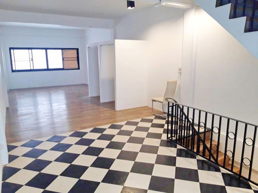 รถไฟฟ้าสายสีเหลือง เปาโล 850 ม. ให้เช่า โชว์รูม รัชดาภิเษก 2.4กม MRT ลาดพร้าว 2กม. อาคารพาณิชย์  3ชั้น  4นอน 4น้ำ  ลาดพร้าว  ถูกกว่าโกดัง