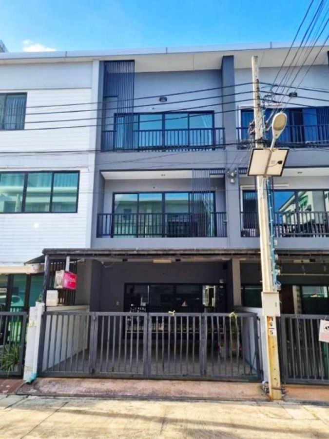 คุ้มมากสภาพใหม่ รามคำแหง17-23  โฮมออฟฟิศ 3 ชั้น .พระราม9 ม.รามคำแหง 800 ม ใหญ่มาก 3 นอนหมาะทำออฟฟิศ 180 ตร.ม.18 ตร.วา. ตลาดเสรีมาร์เก็ต