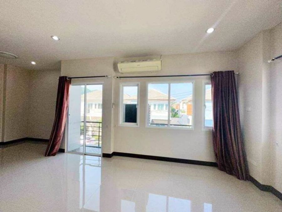 วิวสระว่ายน้ำ 3นอน เซ็นทรัล ศรีราชา 2.8กม. ถูกที่สุดโลก บ้านเดี่ยว 2ชั้น  3น้ำ เฟอร์ 62ตร.วา. 244ตร.ม 4แอร์ รร.อัสสัมชัญศรีราชา 2.2 กม.