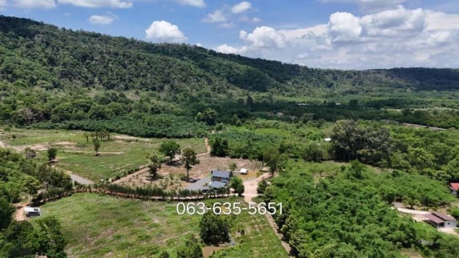 ขายบ้านพักตากอากาศสุดสวย กลางหุบเขา ปราจีนบุรี วิวเขาเบ้อเริ่ม ลดราคากระชากใจสุดๆไปเลย 2 ล้าน