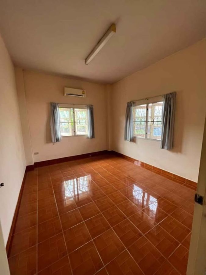 รักสัตว์ เซ็นทรัลแจ้งวัฒนะ 900 ม. คอสโมบาซาร์ 2.1 กม. ต่อรองได้ 4แอร์  MRTแจ้งวัฒนะปากเกร็ด 28 0.9 กม.บ้านเดี่ยว 3นอน  62 ตร.วา.246 ตร.ม.