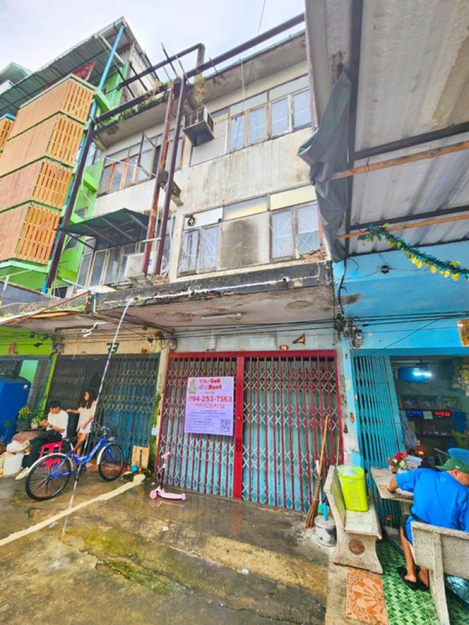 ศาลเจ้าพ่อเสือ ให้เช่าอาคารพาณิชย์ 4ชั้น-ดาดฟ้า พระนคร ถ.ข้าวสาร MRT สามยอด1.5 กม. 4นอน 2น้ำ จอดรถได้ ใหม่ 22ตรว. 260ตรม. แหล่งชุมชน