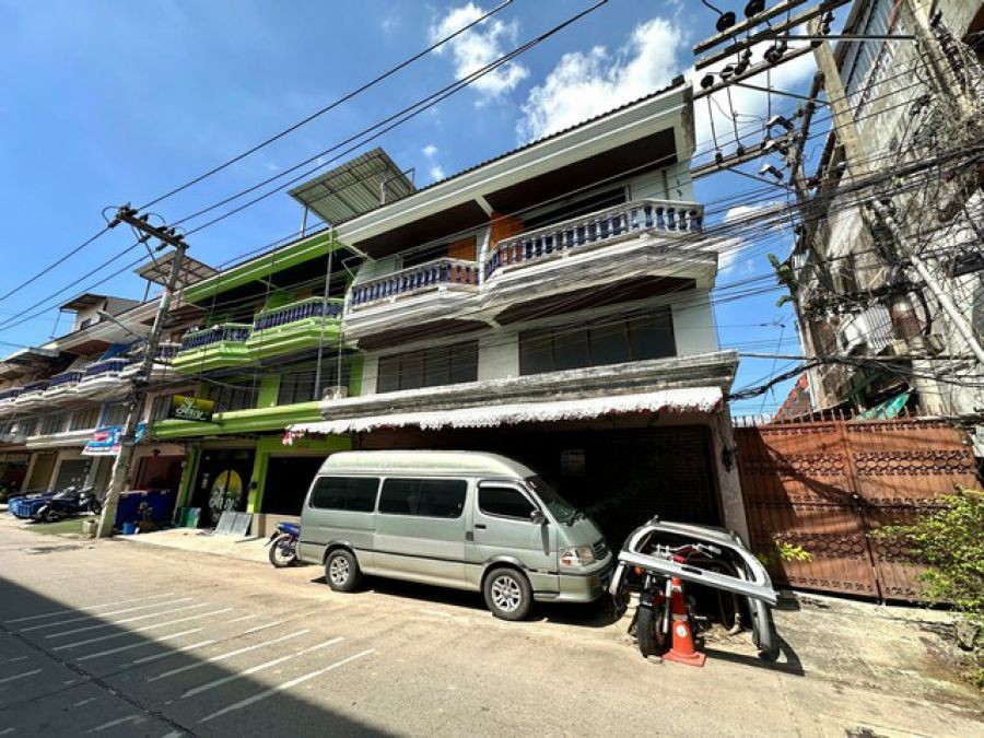 อาคารพาณิชย์ 2 คูหา ทำเลทอง ใกล้สุขุมวิทพัทยา  ที่ตั้ง: ซ.สุขุมวิทพัทยา 46/3 เมืองพัทยา อ.บางละมุง จ.ชลบุรี