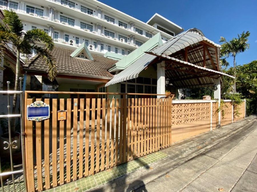 Hostel ให้เช่า-ขาย บ้านเดี่ยว 50ตรว 4 นอน Makro แจ้งวัฒนะ 30-40 Impactเมืองทองธานี 8 เตียง 2น้ำ พร้อมอยู่ Big C Lotus รพ.มงกุฎวัฒนะ 1.8 กม.