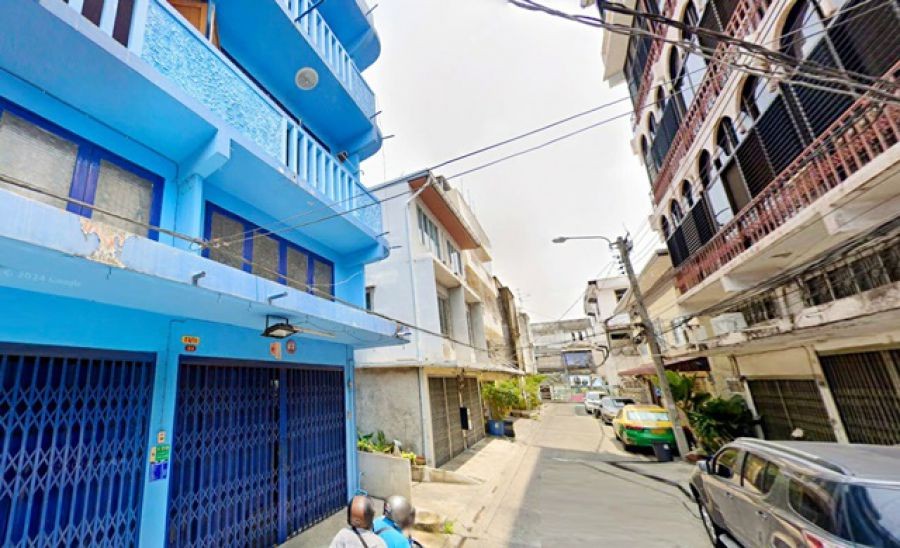 Iconsiam 3.6กม. BTS ตลาดพลู 1.2 กม. ตลาดโกวบ๊อ300ม. จอดรถได้ 1คัน บิ๊กซี ดาวคะนอง 600ม. เช่า- ขายอาคารพาณิชย์ 3 ชั้น 3 นอน 1 น้ำ