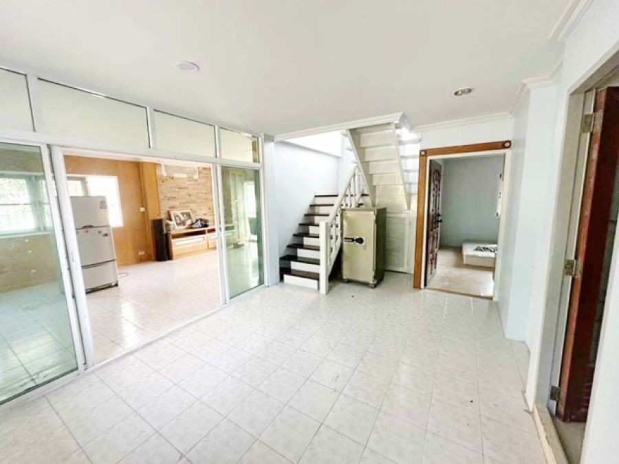 คฤหาสน์ บ้าน 2 ชั้น 100 ตร.ว วัดศีลมหาสนิท ตลิ่งชัน1.6 กม. ถนนราชพฤกษ์  ตลาดกรุงนนท์ สวนผัก32 S29 โฮมเวิร์ค3 นอน .300 ตร.ม.สามารถทำธุรกิจ