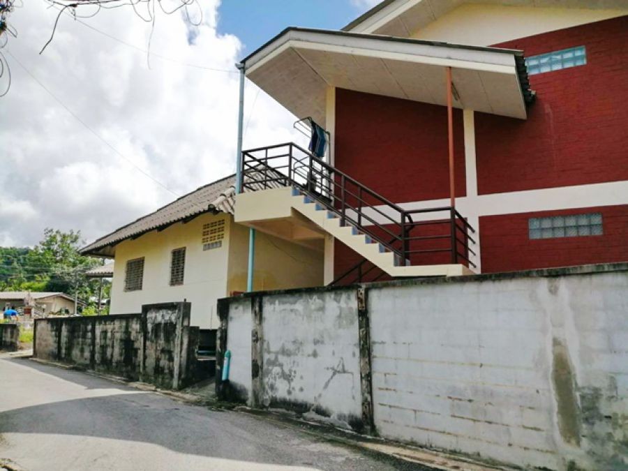 ขายขาดทุน ด่วนมาก! เซ็นทรัล ภูเก็ต เฟสติวัล 1.7 กม.แถมบ้านฟรี บ้าน 2หลัง อาคาร 2 ชั้น 4 ห้อง หลังมุม 172 ตร.วา. 650 ตร.ม. พร้อมเฟอร์ฯ วิชิต