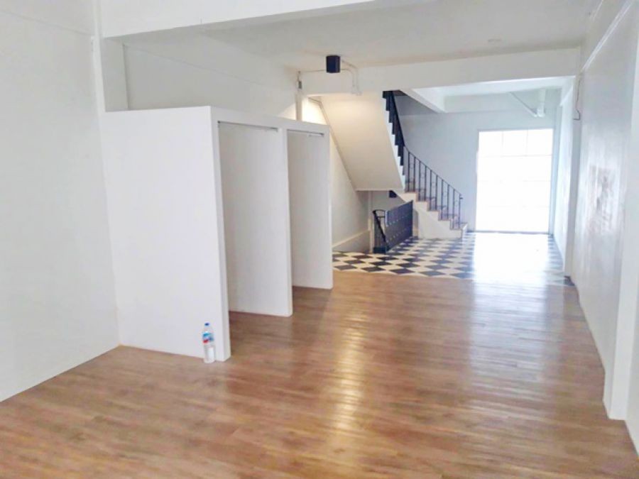 MRT ลาดพร้าว 2กม.ให้เช่า โชว์รูม รัชดาภิเษก 2.4กม รถไฟฟ้าสายสีเหลือง เปาโล 850 ม. อาคารพาณิชย์  3ชั้น  4นอน 4น้ำ  ลาดพร้าว  ถูกกว่าโกดัง