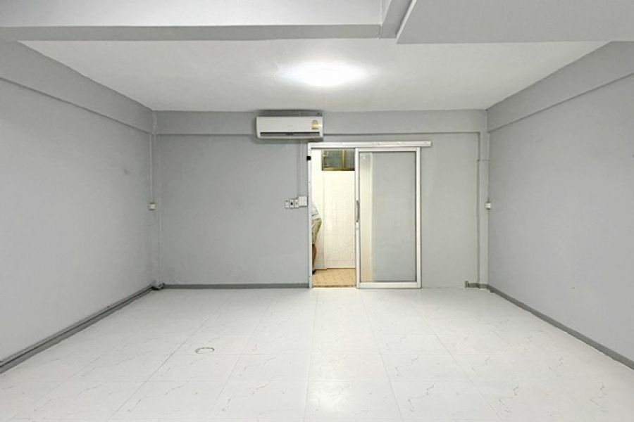 Hostel Airbnb เปิดซิง  ลาดพร้าว 56-64 MRT รัชดาภิเษก 2.1 กม. 6นอน 4ชั้น 6น้ำ 6แอร์ตรงข้าม ตลาดอินดี้ MRTโชคชัย 4 300ม.