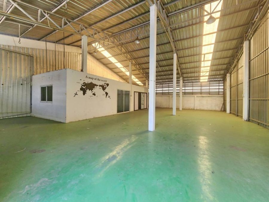 ให้เช่าโกดัง สุวรรณภูมิ เฉลิมพระเกียรติ26-32 10ล้อ ใกล้ Motorway กาญจนาภิเษก 1.5 กม. เทเลอร์ ได้ สวนหลวง ร.9  1ชั้น 350ตรม.