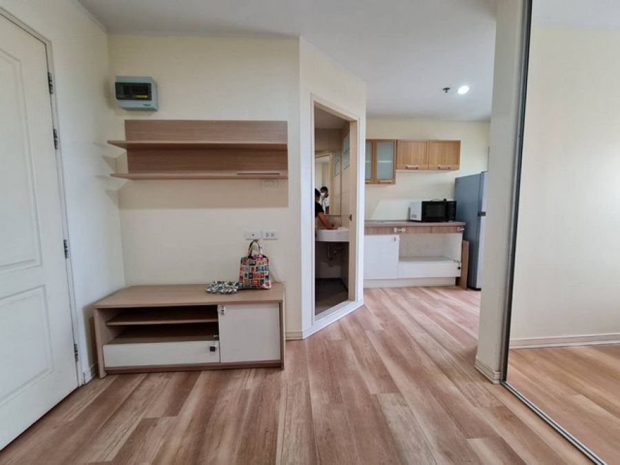 ให้เช่า คอนโด ลุมพินี ทาวน์ รามอินทรา-นวมินทร์ 22 ตร.ม ชั้น 6 ตึกบี พร้อมอยู่ ใกล้โรงพยาบาลสินแพทย์