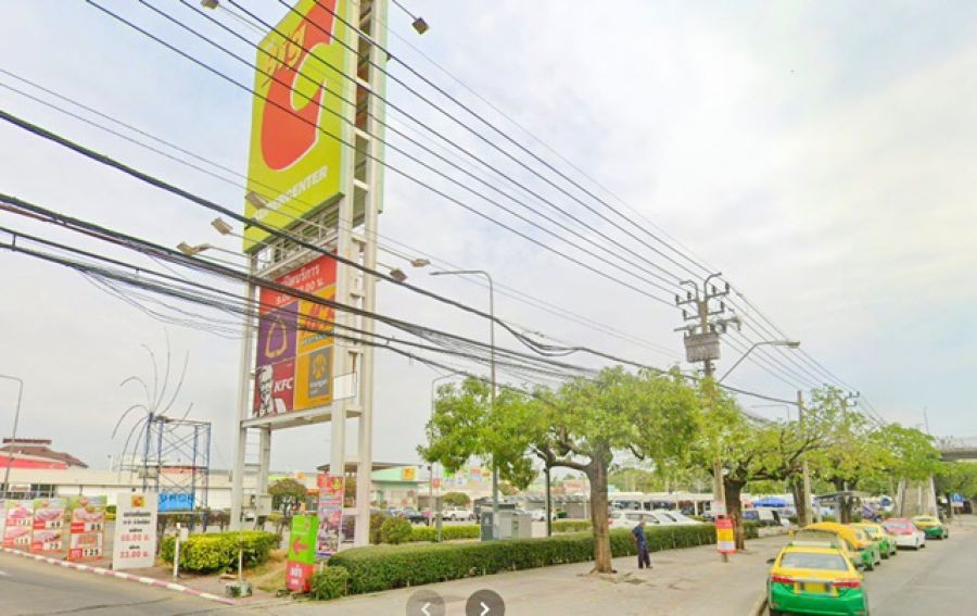 ม.เทคนิคมีนบุรี 1.3 กม.MRT มีนบุรี 1กม. ติดถนน โลตัส มีนบุรี 1.5 กม.อาคารพาณิชย์ 4 ชั้น 4 นอน สถานศึกษา