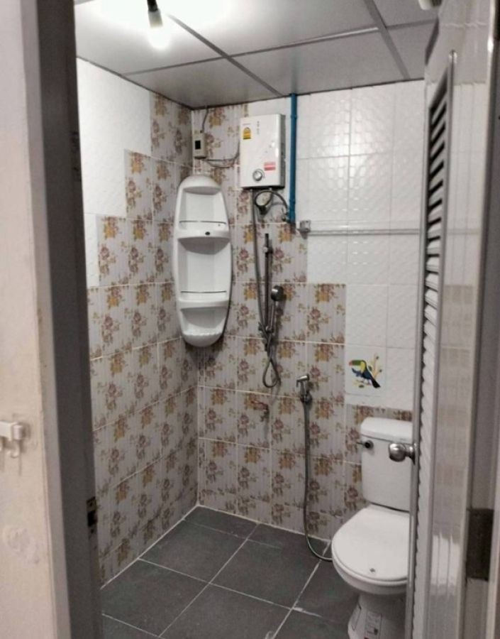 ขายด่วน คอนโด เพื่อการลงทุน Green Place royal park ทำเลหน้าโรงเรียน ขนาด 31 ตรม.ชั้น 4 โทร 099-196-1001