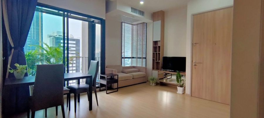 Condo The Capital Eakamai - Thonglor  45 Sqm.  17 Floor 1 Bedroom,  Fully Furnished