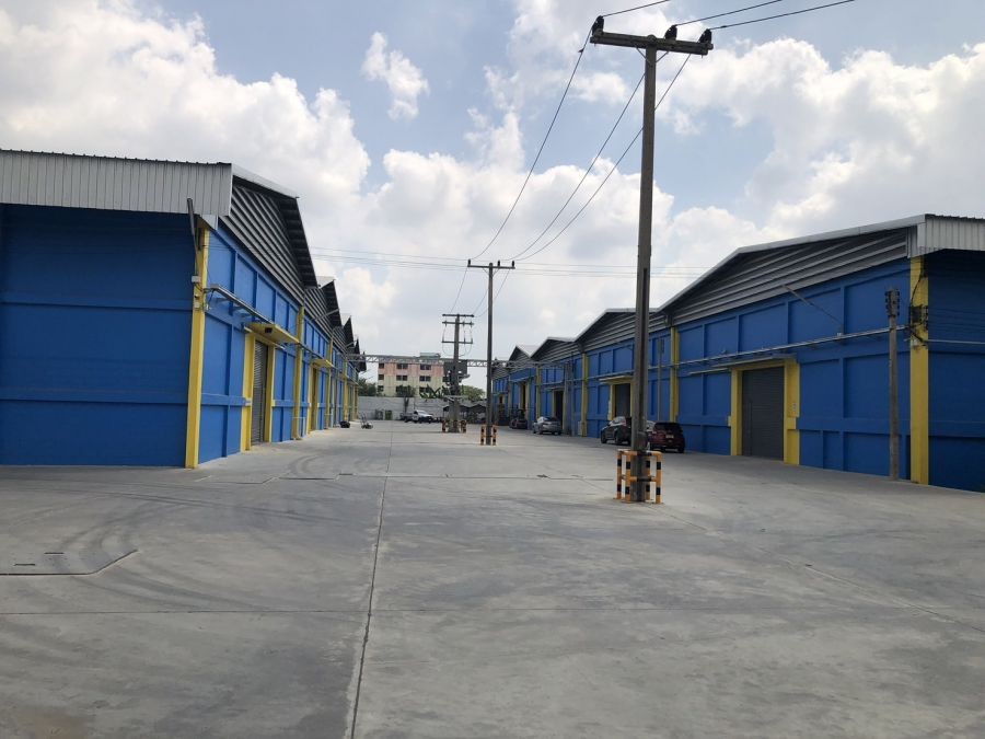 ให้เช่าโกดัง คลังสินค้าใหม่ ริมถนน พหลโยธิน กม. 40 ใกล้มอเตอร์เวย์ตรงข้ามมหาวิทยาลัยธรรมศาสตร์ เดินทางสะดวก