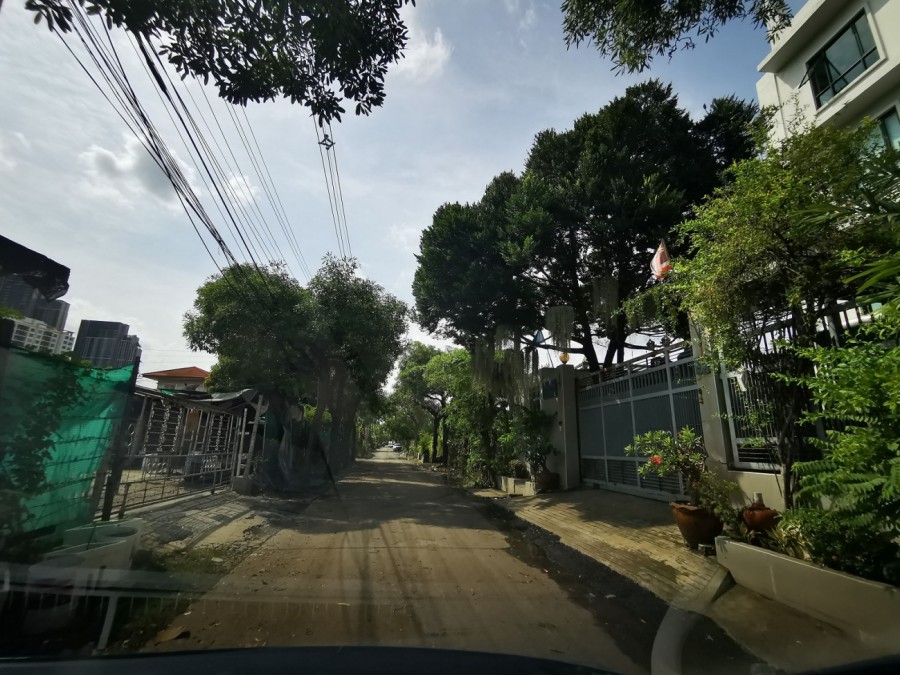 ขายอาคารสำนักงาน 5 ชั้น บนที่ดิน100กว่าตารางวา  ถนนสุขุมวิท 101/1 ซอยวชิรธรรมสาธิตแยก16 ใกล้ BTSปุณณวิถี