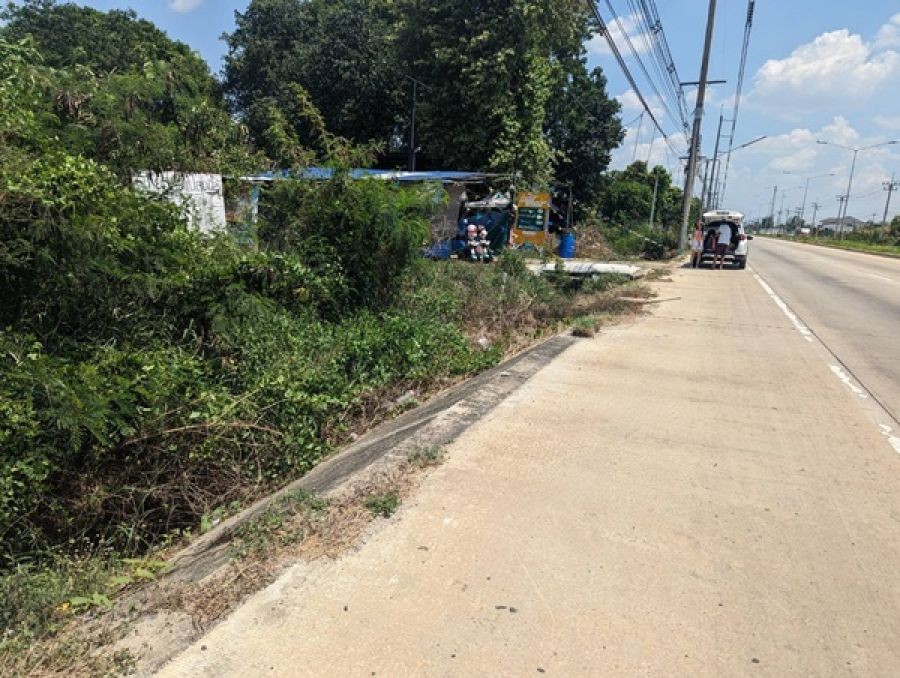 ขายที่ดินติดถนน 3 ด้าน 12-3-71 ไร่ ทำเลศักยภาพ ติดถนนศุขประยูร พนัสนิคม ชลบุรี โทร 0818213624