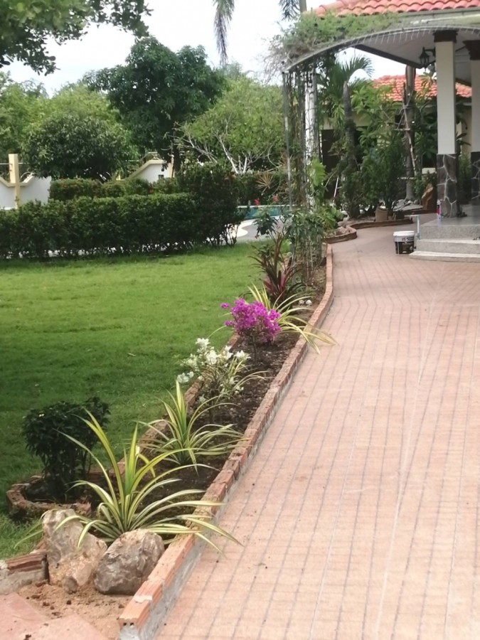 Sell Detached House 415 sqw. 2 floors 4bed 4 baths  with swimming pool