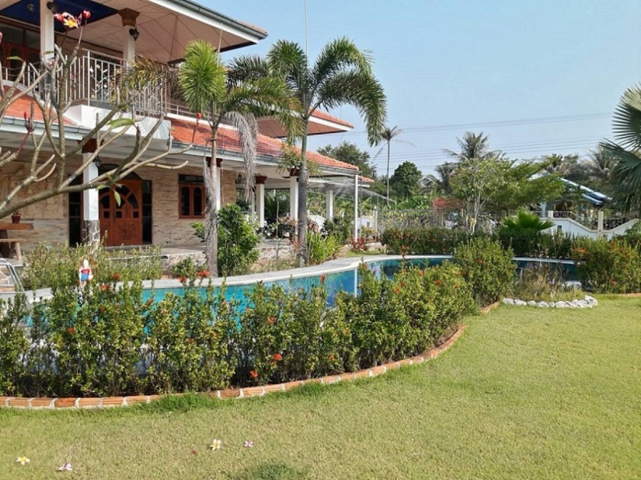 Sell Detached House 415 sqw. 2 floors 4bed 4 baths  with swimming pool