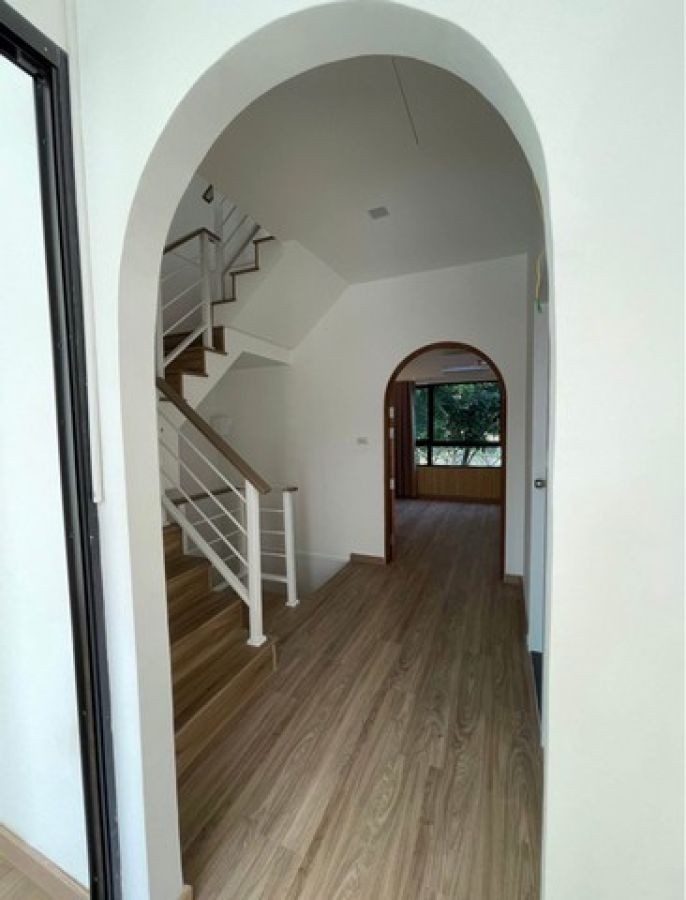 LV53035 ให้เช่า ทาวน์โฮม 2 ชั้น patio ศรีนครินทร์-พระราม 9 (กรุงเทพกรีฑา) ติดสนามกอล์ฟกรุงเทพกรีฑา ใกล้ รร.นานาชาติ Wellington