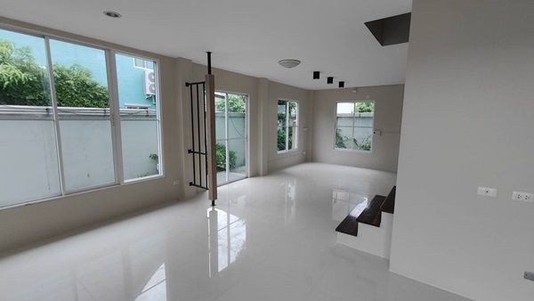 ให้เช่าทาวน์โฮม คลอง4 ลำลูกกา ปทุมธานี 20 ตร.ว สภาพใหม่พร้อมเข้าอยู่ โทร 088-2523771