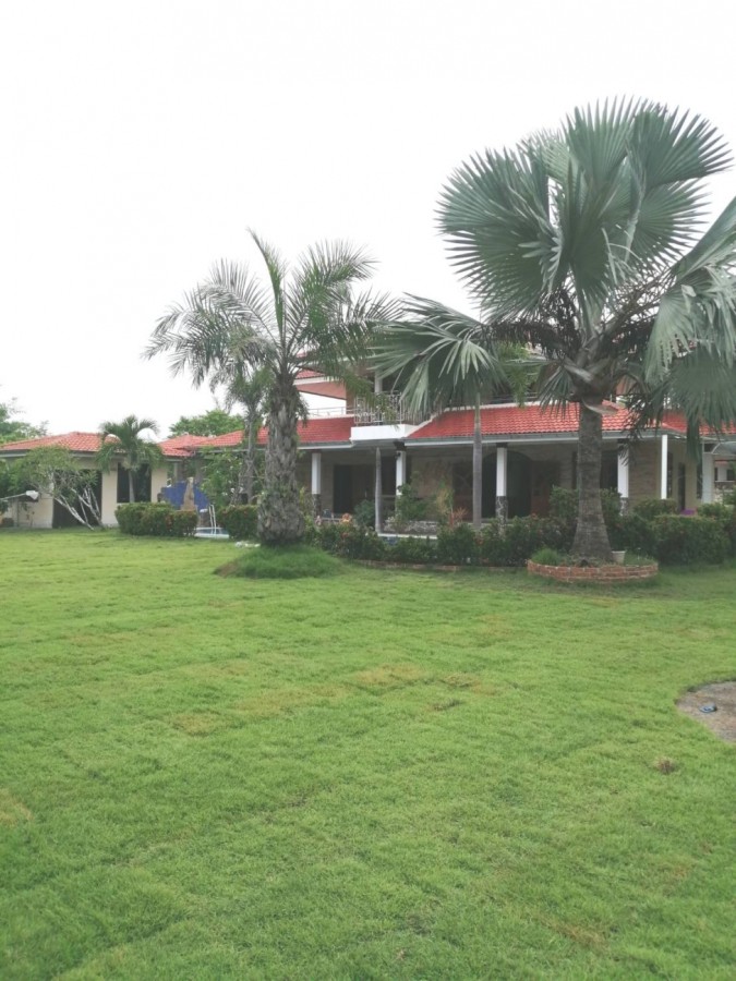 Sell Detached House 415 sqw. 2 floors 4bed 4 baths  with swimming pool