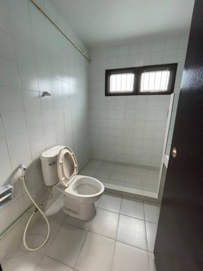 LV53037 ให้เช่าบ้านเมืองเอก โครงการ 5 ตกแต่งบ้านสไตล์โมเดิร์นยุคใหม่ ใช้โทนสีกลาง สบายสายตา