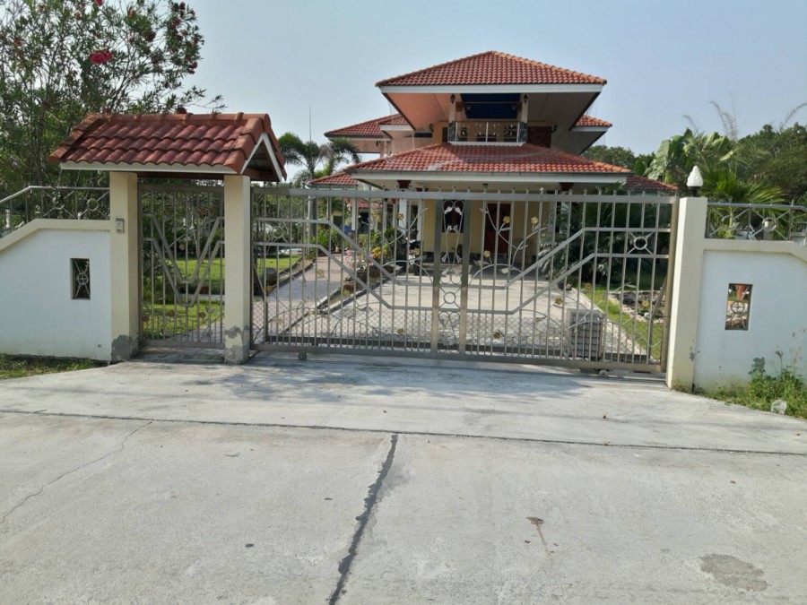 Sell Detached House 415 sqw. 2 floors 4bed 4 baths  with swimming pool