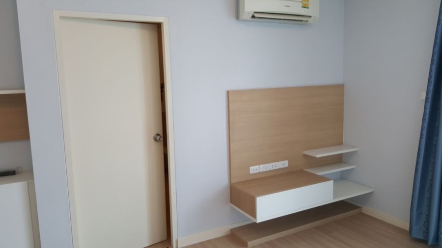 Sell Proud Condominium One Bedroom with Nice Deco Furniture Opposite Central Changwattana                                                                                       Proud Condominium Changwattana  Opposite Central Changwattana, BTS Pink Line will be opened soon. Close to Express Way, Don Muang Airport, IMPACT MuangThong Exhibition Center.  Nice Décor one bedroom type with one living room with furniture , 35 sqm. on high floor. The condominium is well managed by Juristic person and peaceful living.  Facilities include car parking, swimming pool, gym room.  Convenient access from Changwattana Road both Soi 19 or 21 which is opposite Central Changwattana, next to BTS Pink Line (will open soon), express way, IMPACT MuangTHong Exhibition Hall  Sell 2.2 Mb. Transfer fee 50/50