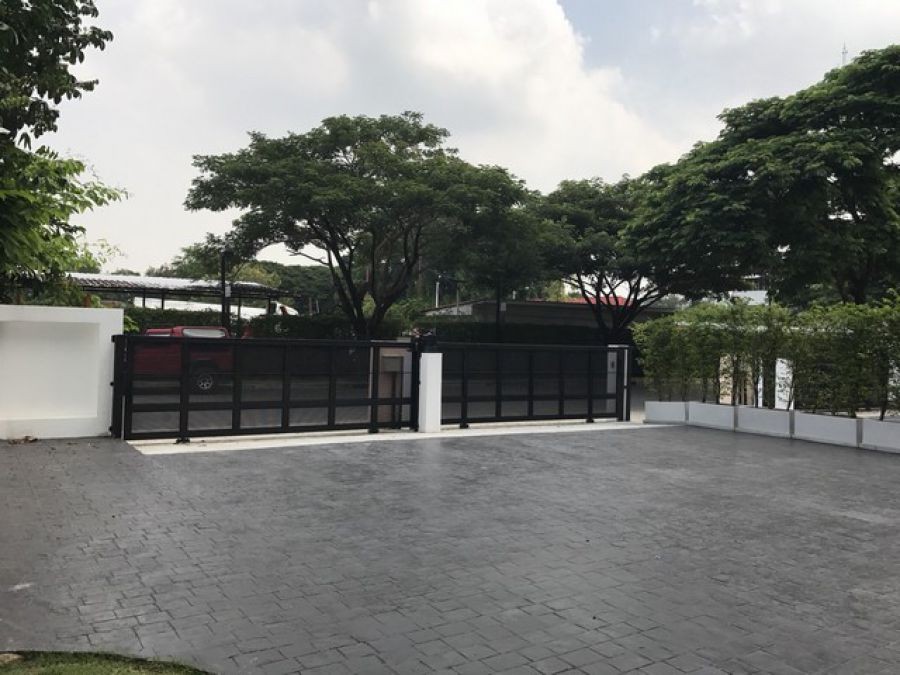 ให้เช่าโฮมออฟฟิศ  ในซอยเมืองแก้ว บางนากม.7  ทาวโฮม 4ชั้น ซอยราชวินิตบางแก้ว