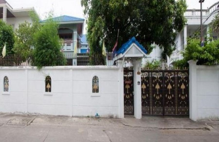 ให้เช่าบ้านเดี่ยว 3 ชั้น  144 ตารางวา  7 ห้องนอน 5 ห้องน้ำ ที่จอดรถ 5 คัน ถนนโชคชัย 4   เหมาะสำหรับทั้งอยู่อาศัย ทำโฮมออฟฟิศ