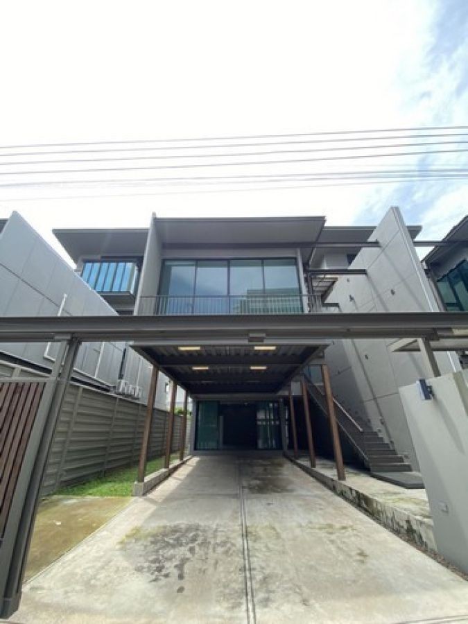 ให้เช่าอาคาร3.5 ชั้น ย่านพระราม9​ ,รัชดาภิเษก​ ,ลาดพร้าว  ซอยสหการประมลู ห่างจากถนนประชาอุทิศ โครงการ THE PENTAS