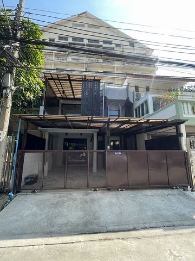 ให้เช่าทาวโฮม หมู่บ้านวัฒนา รีโนเวทใหม่ ใกล้เซ็นทรัลพระราม3 สาธุประดิษฐ์ 15 นราธิวาส22