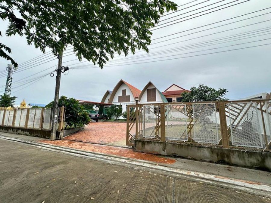 ขายบ้านใกล้รถไฟฟ้าสายสีชมพู สถานีคู้บอน   ใกล้  แฟชั่นไอส์แลนด์  รามอินทรา กม.8  คู้บอน25  ย่านถนนคู้บอน รามอินทรา ทางด่วนจตุโชติ