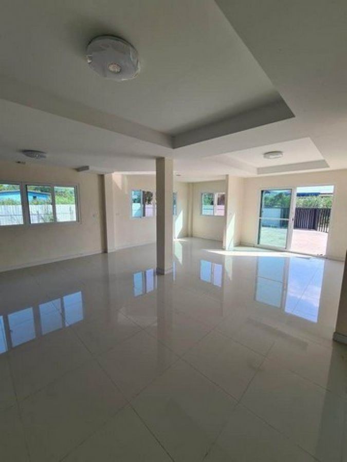 ขาย บ้านเดี่ยวใกล้ ทางด่วนกาญจนาภิเษก บางปะอิน บางนา  ตลาดไท, ตลาดไอยรา   บ้าน 3 ชั้น  ย่านคลองสี่ ถนนคลองหลวง ปทุมธานี