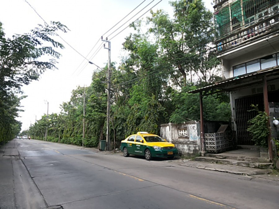 ขายที่ดินถมแล้ว 920.6 ตรว. ติดซอยอ่อนนุช 44  ซอยสามพี่น้อง ถนนสุขุมวิท 77 ใกล้ BTSอ่อนนุช  