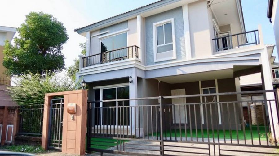 ให้เช่าบ้านเดี่ยว 3 ห้องนอน 2 ห้องน้ำ  ภายในโครงการ ภัสสร เพรสทีจ ลุกซ์ ซอย พัฒนาการ 38