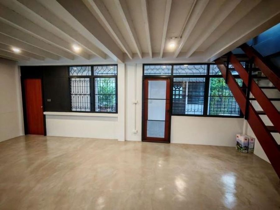 ให้เช่าบ้านเดี่ยว 2 ชั้น 3 ห้องนอน 2 ห้องน้ำ ซอยลาดพร้าว 74 ใกล้รถไฟฟ้าสายสีเหลือง