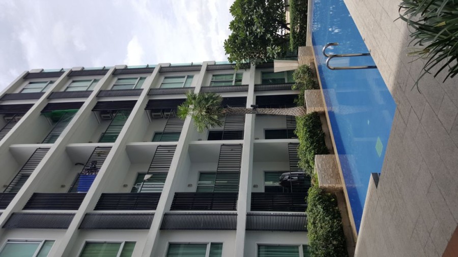 Sell Proud Condominium One Bedroom with Nice Deco Furniture Opposite Central Changwattana                                                                                       Proud Condominium Changwattana  Opposite Central Changwattana, BTS Pink Line will be opened soon. Close to Express Way, Don Muang Airport, IMPACT MuangThong Exhibition Center.  Nice Décor one bedroom type with one living room with furniture , 35 sqm. on high floor. The condominium is well managed by Juristic person and peaceful living.  Facilities include car parking, swimming pool, gym room.  Convenient access from Changwattana Road both Soi 19 or 21 which is opposite Central Changwattana, next to BTS Pink Line (will open soon), express way, IMPACT MuangTHong Exhibition Hall  Sell 2.2 Mb. Transfer fee 50/50