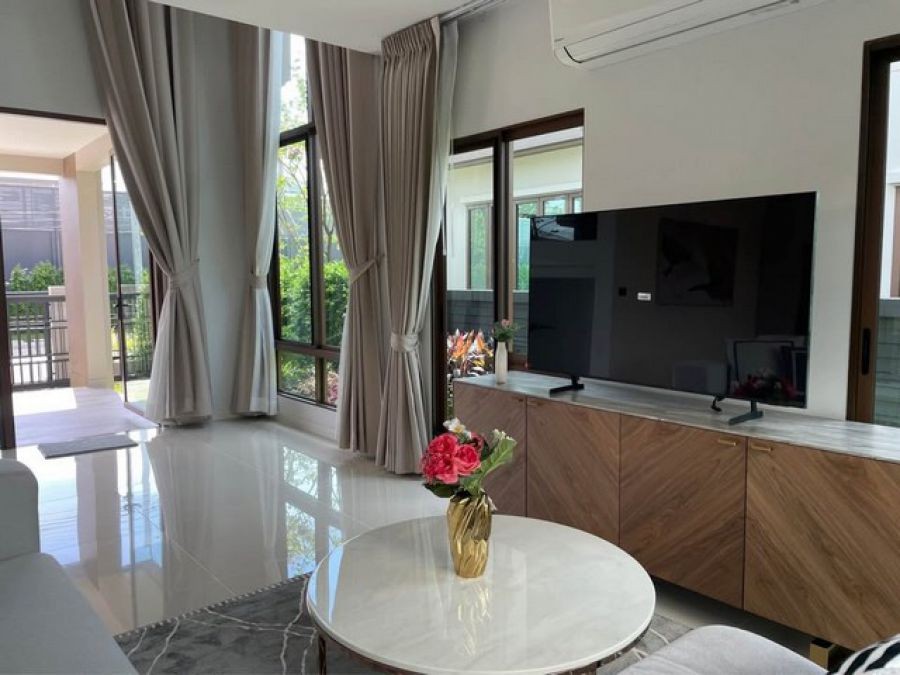 ให้เช่าบ้านเดี่ยว  โครงการบุราสิริ กรุงเทพกรีฑา ใกล้ รร.นานาชาติไบรท์ตัน และเวลลิงตัน ย่านพระราม 9-มอเตอร์เวย์ กรุงเทพกรีฑา หัวหมาก บางกะปิ