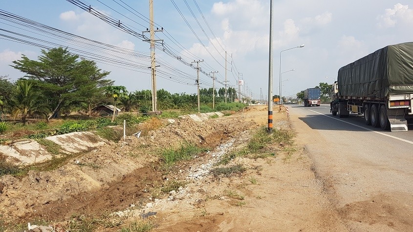 ขายที่ดินเปล่า 79 ไร่ และ 123 ไร่  แปลงสวยติดถนนใหญ่ ถนนสุวินทวงศ์  อ.บางน้ำเปรี้ยว จ.ฉะเชิงเทรา