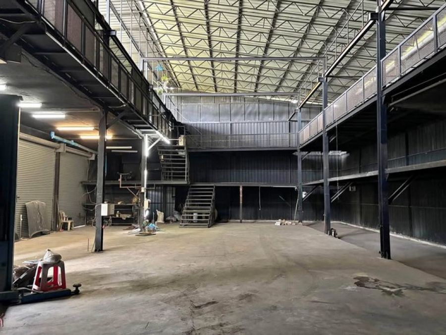 ขายโกดังย่านอ้อมน้อย กระทุ่มแบนสมุทรสาคร 3 ชั้น เนื้อที่ 110 ตร.ว. พื้นที่โกดัง 440 ตร.ม.